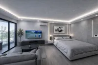 Nice view,modern decor, netflix, movie projector
