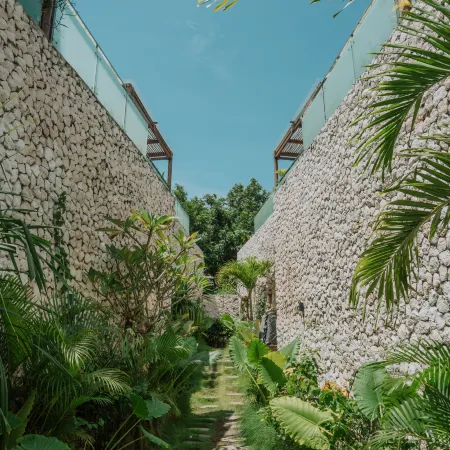 Adaya Boutique Villas Отели рядом с достопримечательностью «Пляж Бингин»