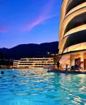 Wyndham Grand Plaza Royale Hot Springs Fenghuang - Rooftop Pools