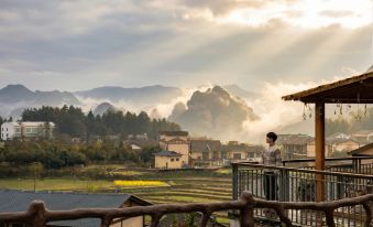 Cloud Bamboo Retreat | Avatar Mountains ,3-min walk to the  Zhangjiajie Forest Park