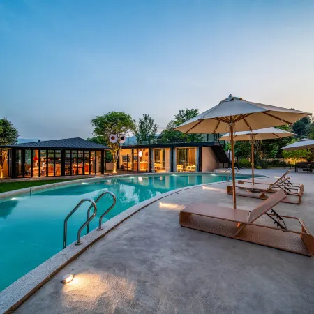Yunfu Mountain Moon Light Luxury Resort Homestay (Tonglu OMG Heartbeat Paradise Store)