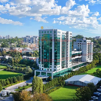 La Quinta by Wyndham Istanbul Gunesli Hôtels à proximité de : Bağcılar