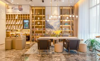 Atour Hotel (Qingyuan Shunying Guangbai)