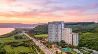 Fuxian Lake Mountain Lake Hotel