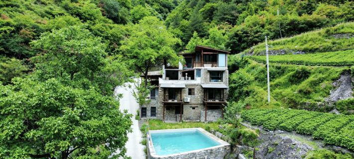 Qing'ai Guxi Courtyard Hotels in Li County