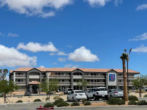 Motel 6 Barstow, CA - Mojave Desert Stop - I-15