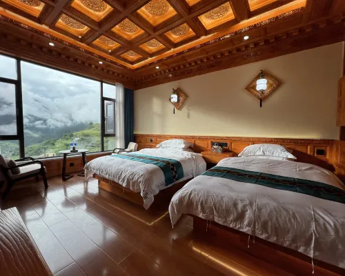 Zhuomu Lariz Homestay Hoteles en Diebu