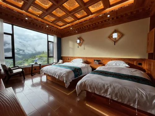 Zhuomu Lariz Homestay - sarapan