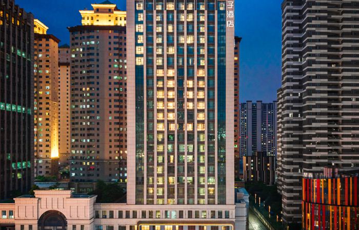 Orange Hotel (Changchun Dongfang Plaza Subway Station)