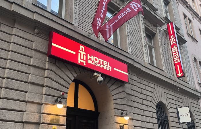 TL Hotel Budapest (EasyHotel Budapest Oktogon)