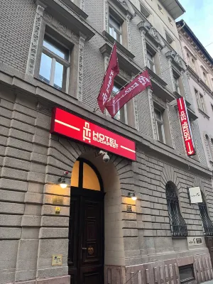 TL Hotel Budapest (EasyHotel Budapest Oktogon) - 2-Star