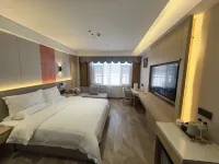 Minshan Shengshi Hotel - 주차장