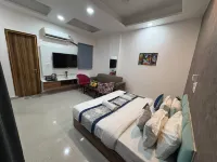 Radiant Hotel And Banquet - جاكوزي