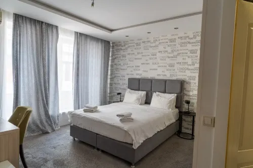 Privilege Suites by Central Park - Airport Shuttle
