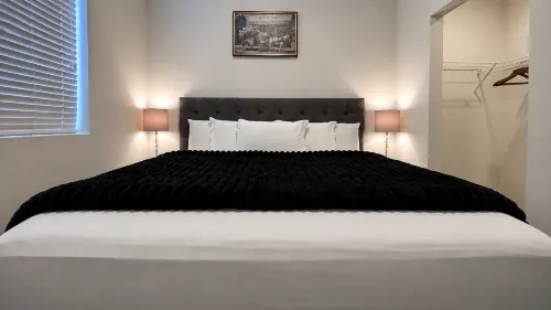 A luxury one bedroom apartment - Gym