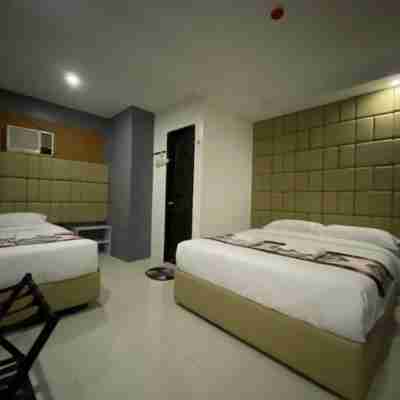 Hotel Erich Tuguegarao City by RedDoorz Rooms