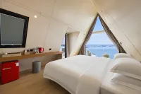 Qimenghai Sunset Breeze Seaview Resort Chalet - Infinity Pools