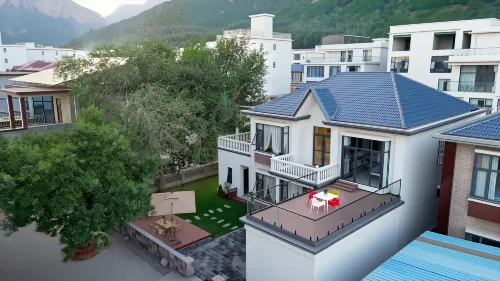 Huaiyu Courtyard · Baoquan Resort - parking