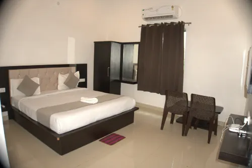 The Ashoka Heritage Resort & Retreat - 3 Sao