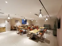 Style · LOFT Designer Cinema Apartment Hotel - ห้องครัว