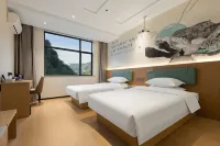 Suiyizhu · Xiaolu Hotel (Suichang Passenger Transport Center) - Parking