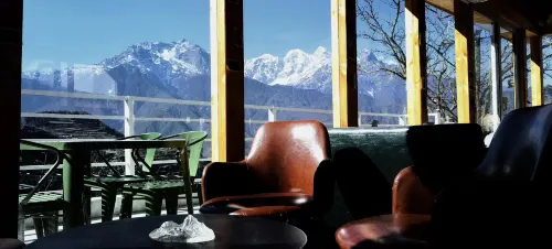 Luding Guishan Muyun Homestay - Bergblick
