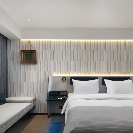 Pingyi Wanda Yuehua Hotel