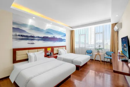 Yue Hotel (Lu Liang Tongle Plaza) Отели в г. Лулян