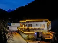 Floral Hotel · Taishan Oak Wei Hotel (Hongmen Mountain Entrance ） Hotels near The Place to Which Confucius Climbed to Command a Broad View