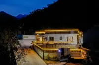 Floral Hotel· Taishan Oak Wei Hostel (Hongmen Mountain Entrance ）