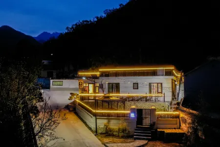 Floral Hotel · Taishan Oak Wei Hotel (Hongmen Mountain Entrance ）