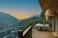 Starlight Hotel Hotels in Leishan