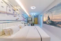 Jiangnan Cinema Apartment (Zhanjiang Huaduhui Branch)
