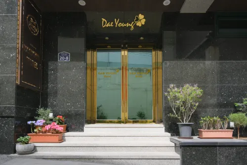 Daeyoung Hotel Myeongdong - Dağ Manzaralı