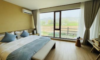 Trip.com Group Country Retreats (Cocoa Tuohai Yileimu Lake 300 B&B Joint Resort)