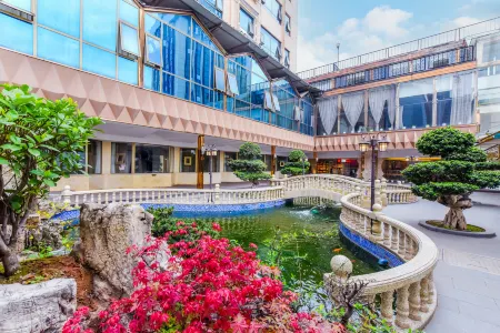 Magnotel (Chongqing Jiefangbei Pedestrian Street store)