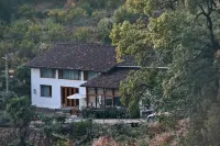 Cangshan Xinyi Homestay Hotels near Tian Ji Long Men
