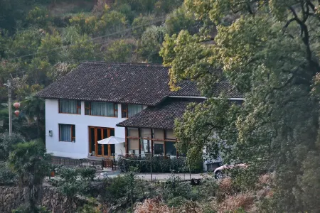 Cangshan Xinyi Homestay Отели рядом с достопримечательностью «Dragon Gate Conyon»