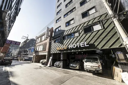 Malu Hotel Suwon Отели рядом с достопримечательностью «Hwaseong Haenggung»
