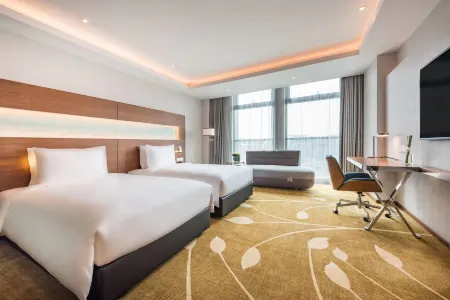 Novotel Shanghai Hongqiao Отели рядом с достопримечательностью «Shanghai Zoo»