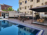 Summer Hotel - Rooftop Pools