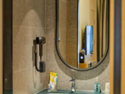 City Comfort Inn Hotel (Nanning Jinhu Square Nanhu Subway Station) Hotels near Nanning Nanhu Park