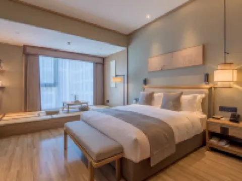 Dengfeng Zhongzhou Intermega Shaolin Hotel โรงแรมในเติงเฟิง