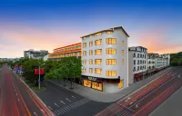 Songyin Hotel (Wuyuan Cultural Plaza High-speed Railway Station)