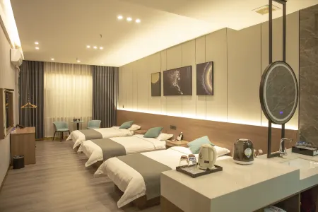 Narada Hotel (Fuyang Jiaobai Commercial Building) Отели рядом с достопримечательностью «Langya Zhuangshi Songxueyi Memorial Hall»