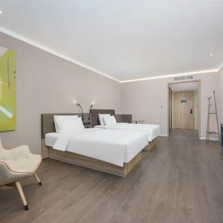 HanTing Hotel (Haicheng Xiliu Yiwu International Clothing City)