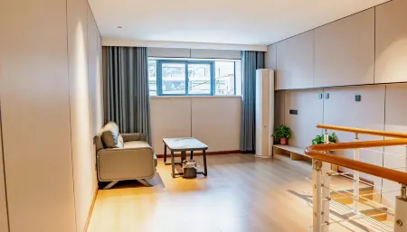 Xiyun Hotel ( Xiangyang Ancient City Branch) Отели рядом с достопримечательностью «Gulou Culture Square»