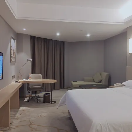 Vienna International Hotel (Foshan Eternal Love Xiqiao Mountain Scenic Area)