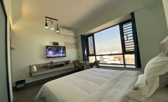 Luoding East Island Hotel