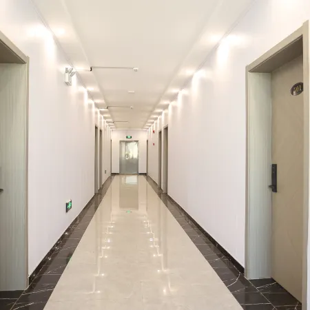 Xinyue Hotel (Luohe Food Vocational College)
